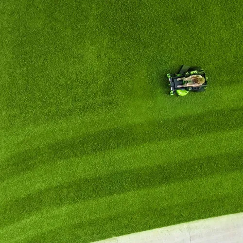 Газонокосилка с сиденьем Greenworks Zero Turn CrossoverT GC82ZT107 82V 7404107 (107 см) бесщеточная аккумуляторная — детальное фото